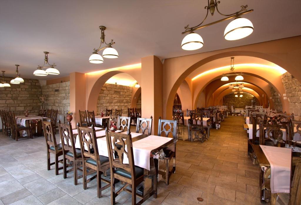 Hotel Castel Dracula П'ятра-Финтинеле Екстер'єр фото