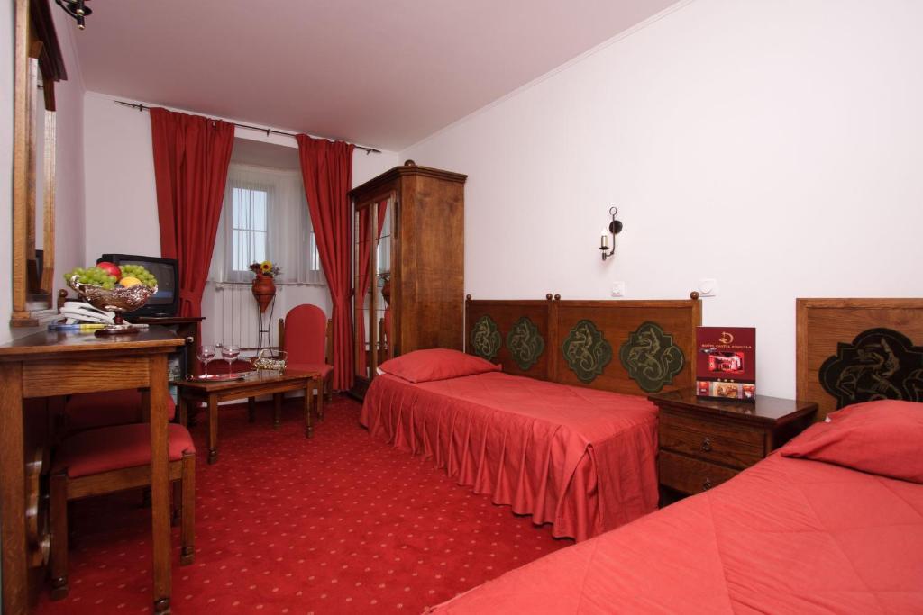 Hotel Castel Dracula П'ятра-Финтинеле Номер фото