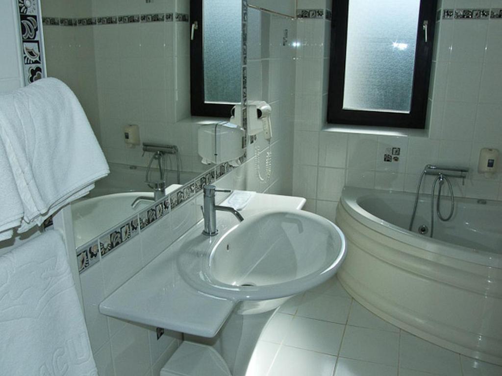 Hotel Castel Dracula П'ятра-Финтинеле Екстер'єр фото